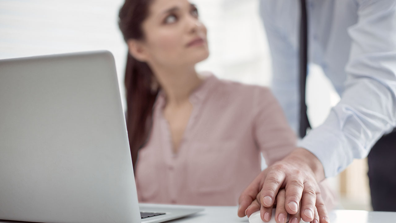 Sexuelle Belästigung am Arbeitsplatz – Ursachen, Folgen und Vorbeugung
