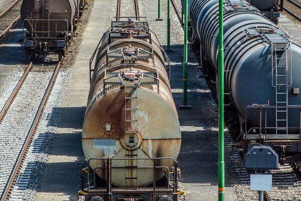Eisenbahnkesselwagen – Umfüllen von Flüssigkeiten