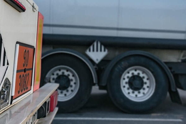 Gefahrguttransport – Pflichten von Verlader und Befüller