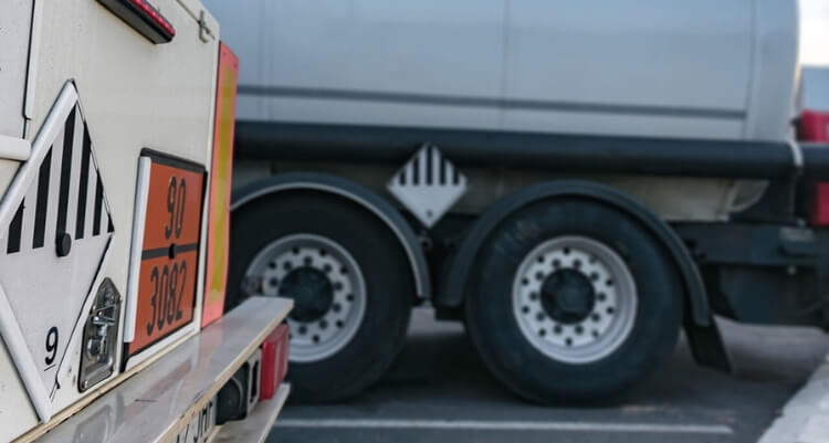 Gefahrguttransport – Pflichten von Verlader und Befüller